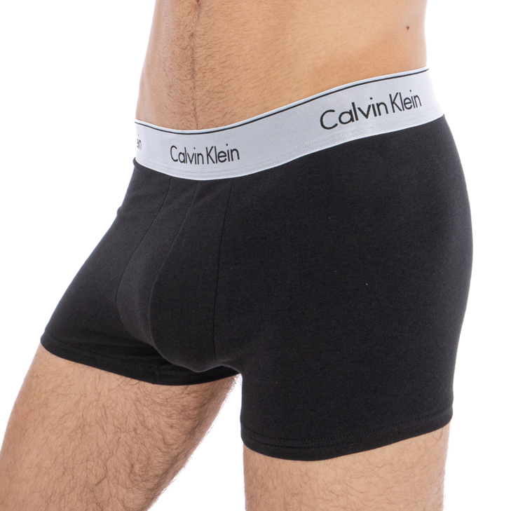 calvin-klein-boxerky-s-metalickym-pasem-silver-nb2156a21